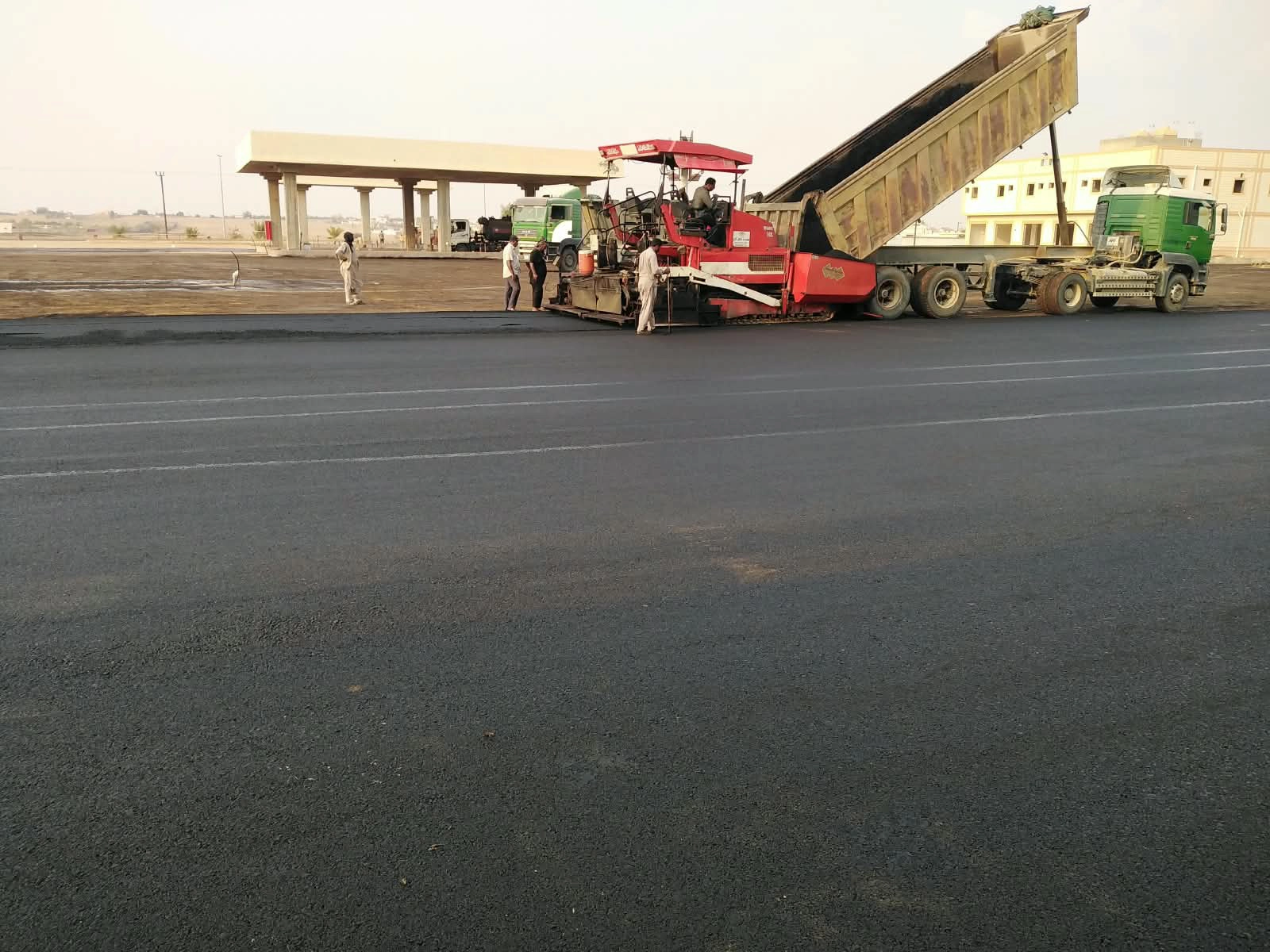فرش الأسفلت في محطة ساسكو المظيلف ناوان
