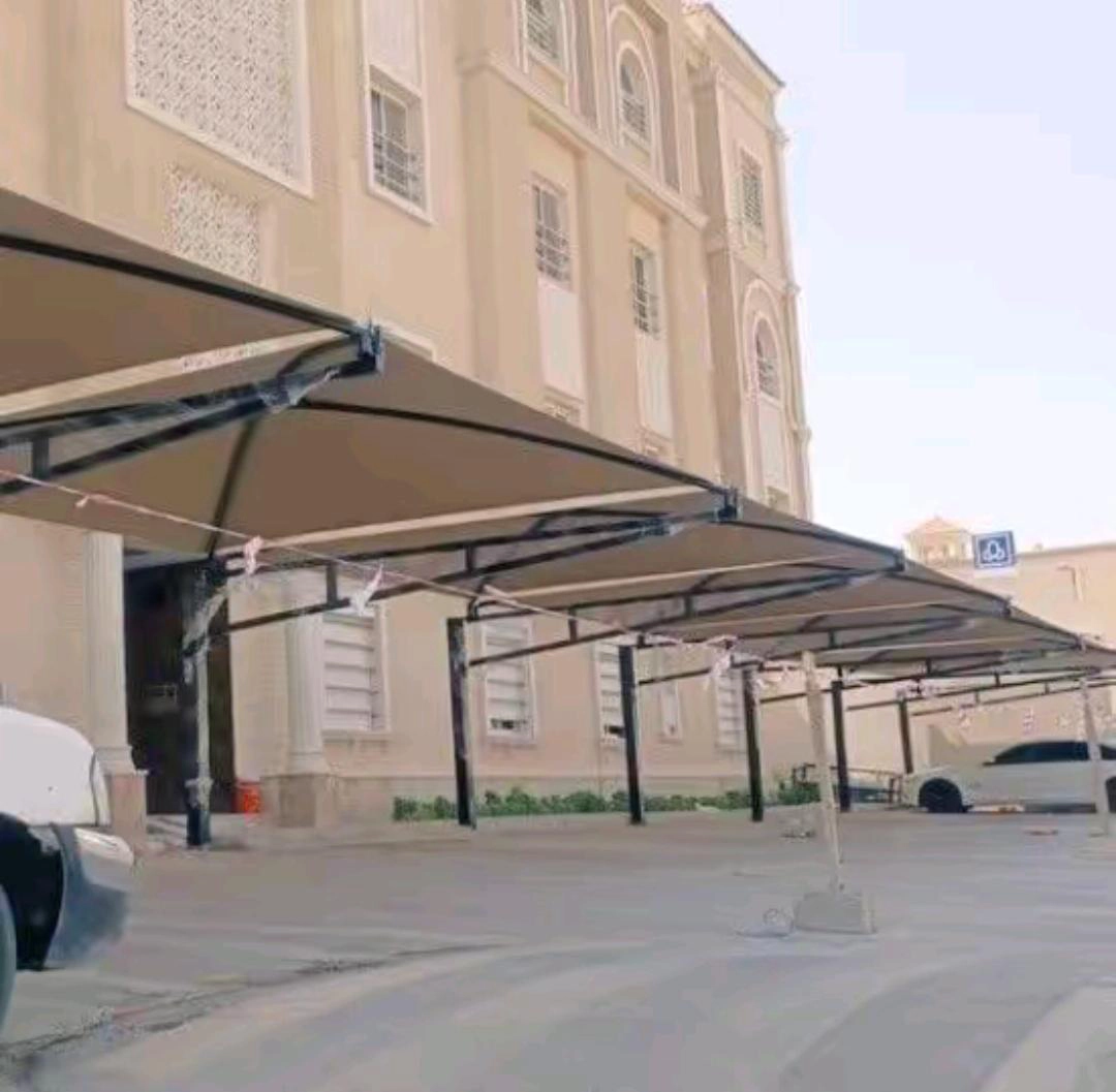 مظلات معدنية منفذة لبلديتي المخواة والقرى